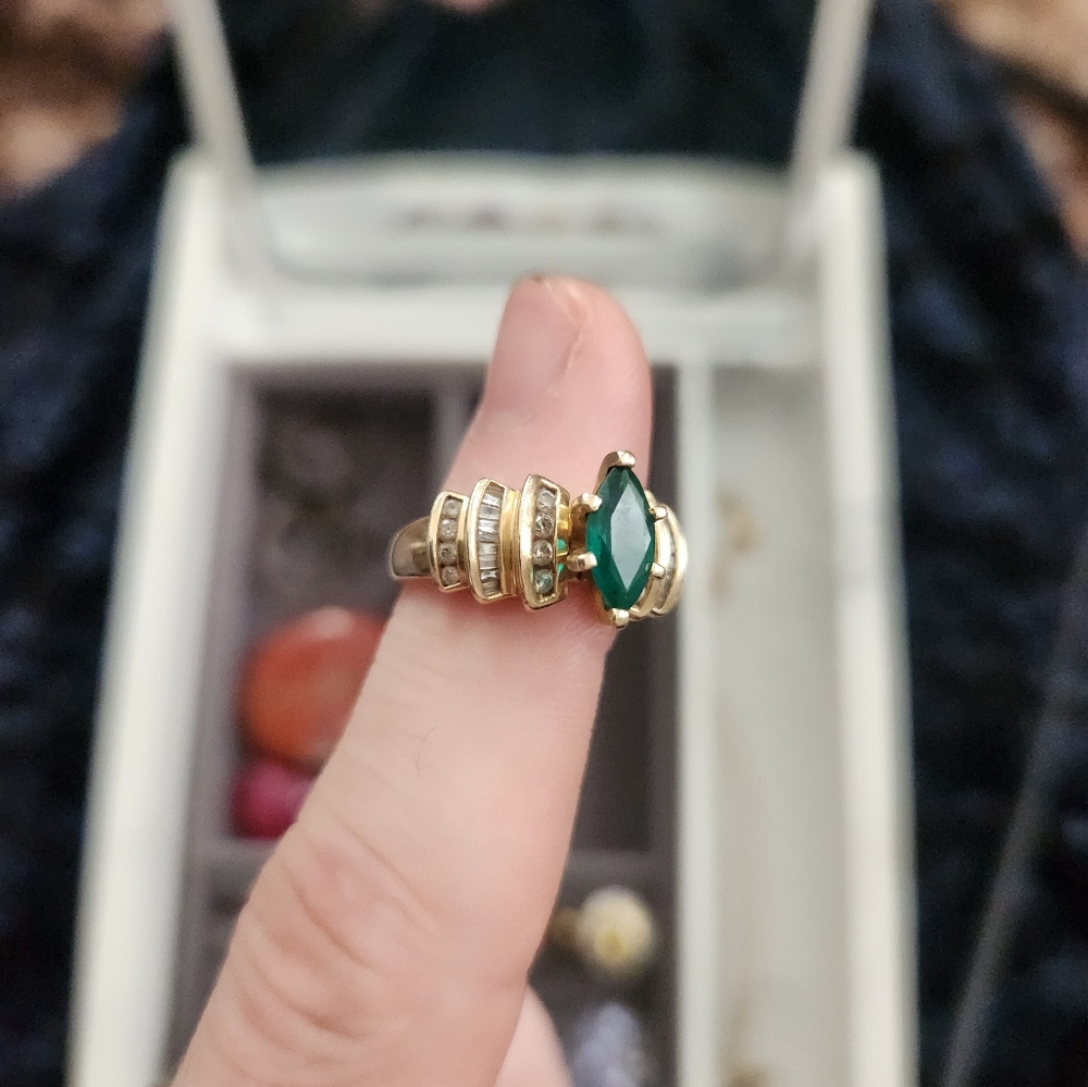 Emerald and diamond 14k ring